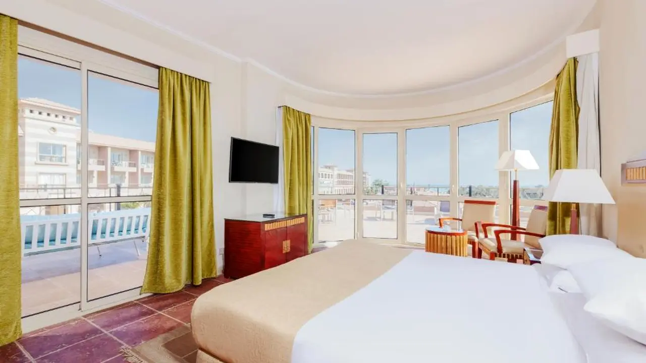 الفندق كورال سي بيتش & أكوا بارك - العين السخنة